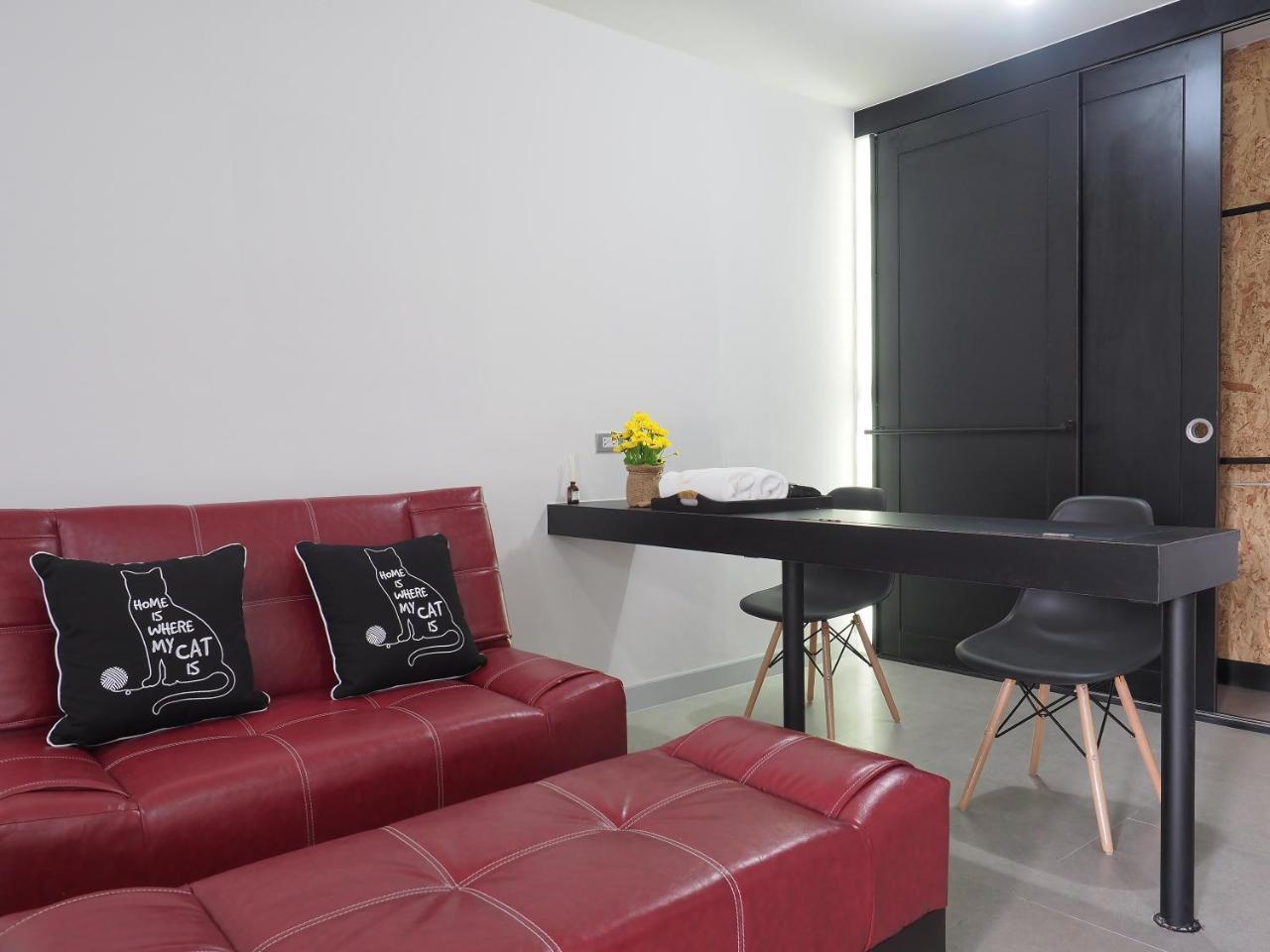Beam House Hotel Patong Buitenkant foto