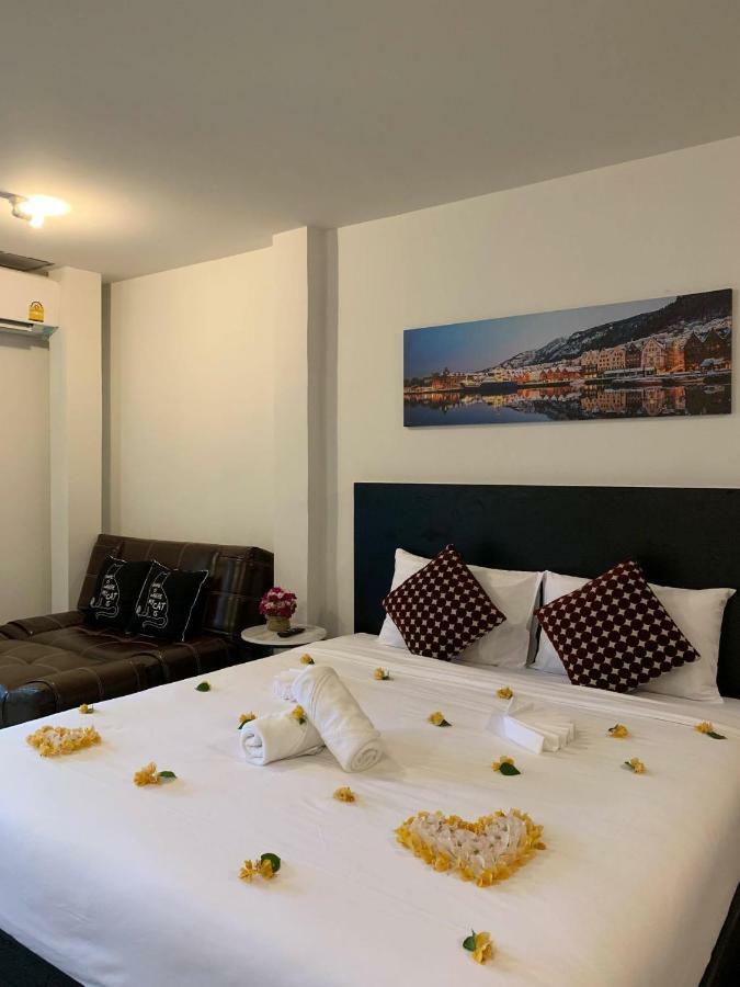 Beam House Hotel Patong Buitenkant foto