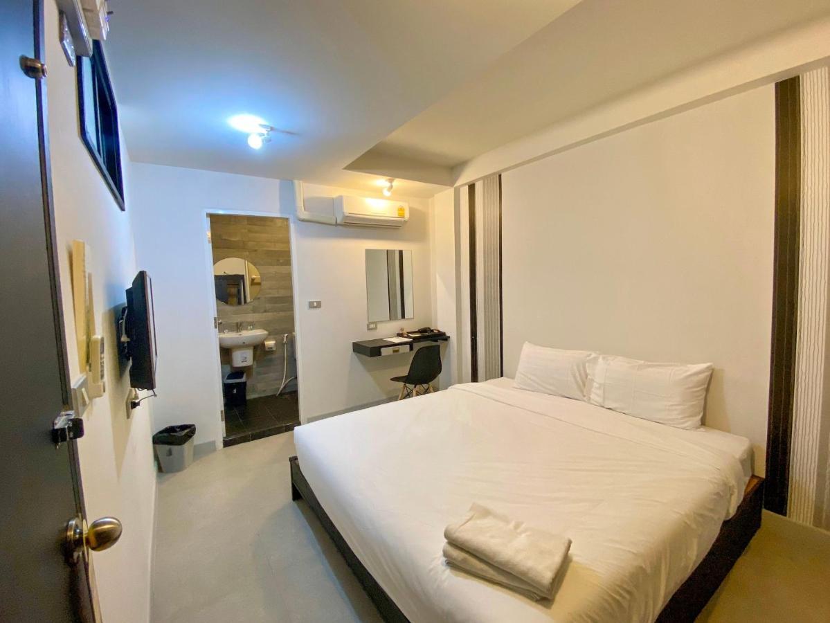 Beam House Hotel Patong Buitenkant foto