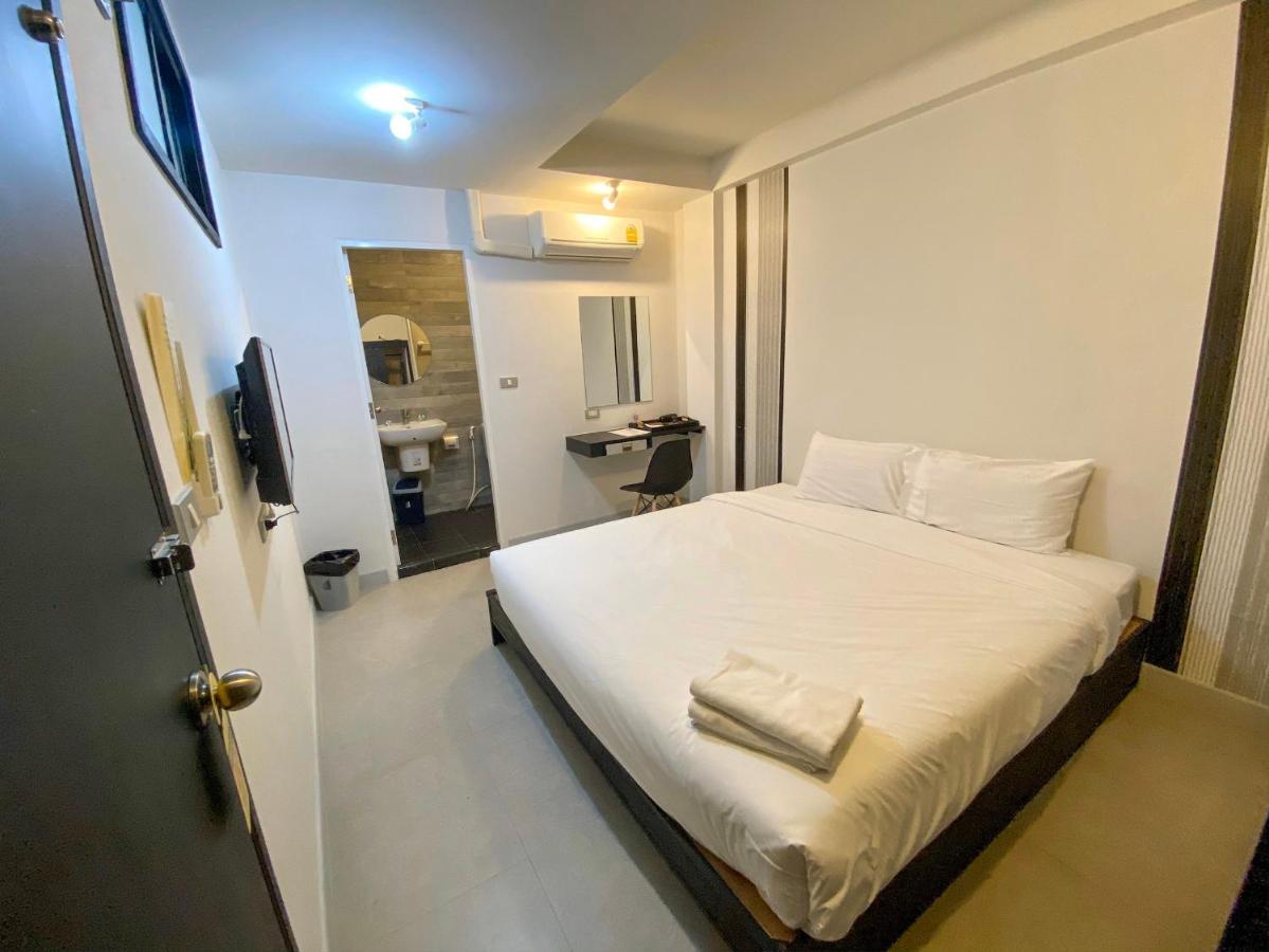 Beam House Hotel Patong Buitenkant foto